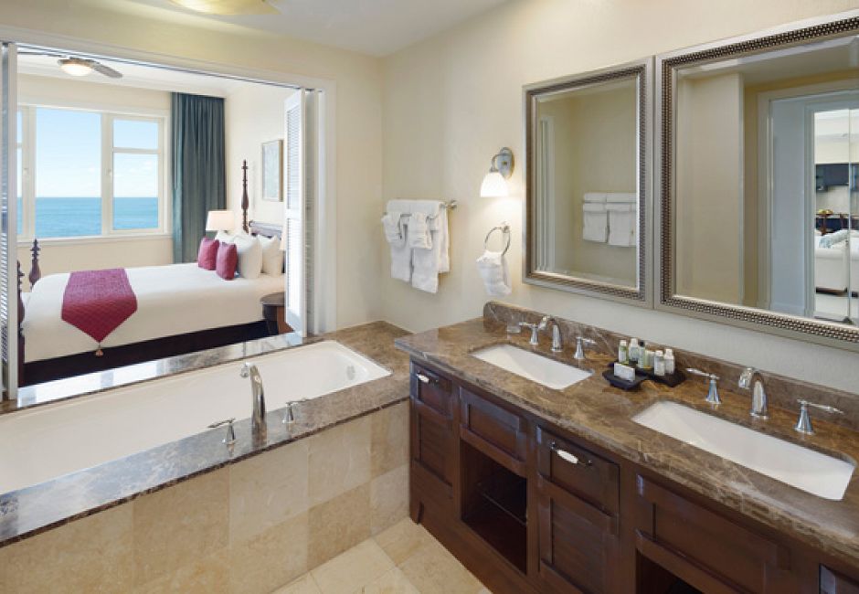 Three Bedroom Grande Luxe Penthouse Butler Suite Bathroom