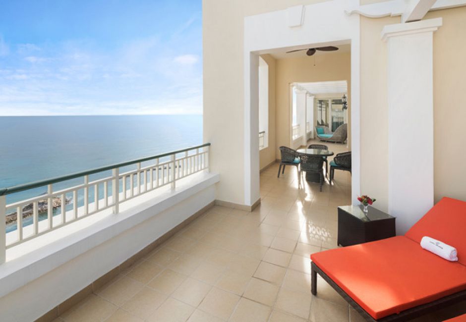 Three Bedroom Grande Luxe Penthouse Butler Suite Terrace