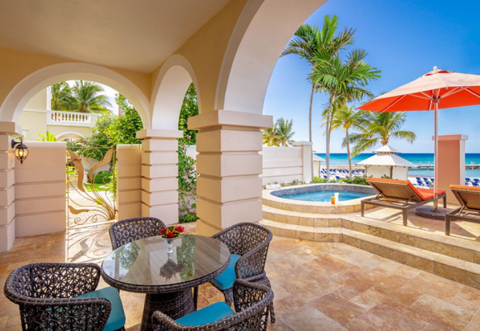 Three Bedroom Oceanfront Butler Villa — Jewel Grande