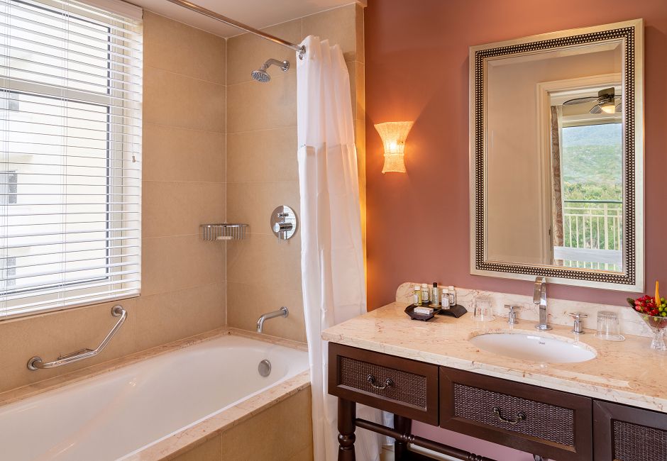 Two Bedroom Resort View Butler Suite Bathroom