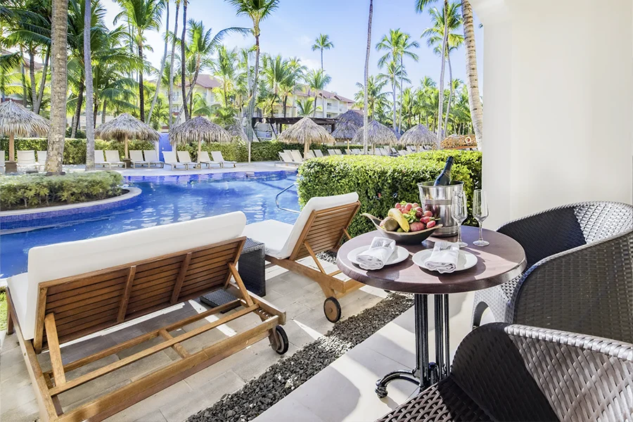 Majestic Jr. Suite Swim Up