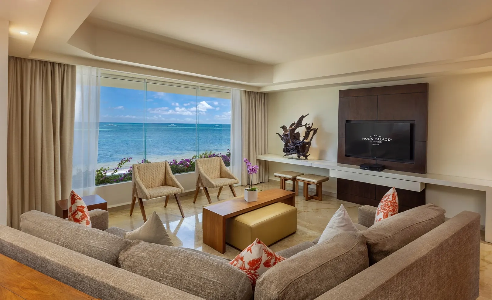 Superior Governor Suite seating area