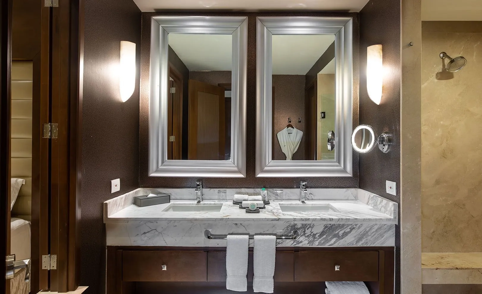 Grand Presidential Suite bathroom