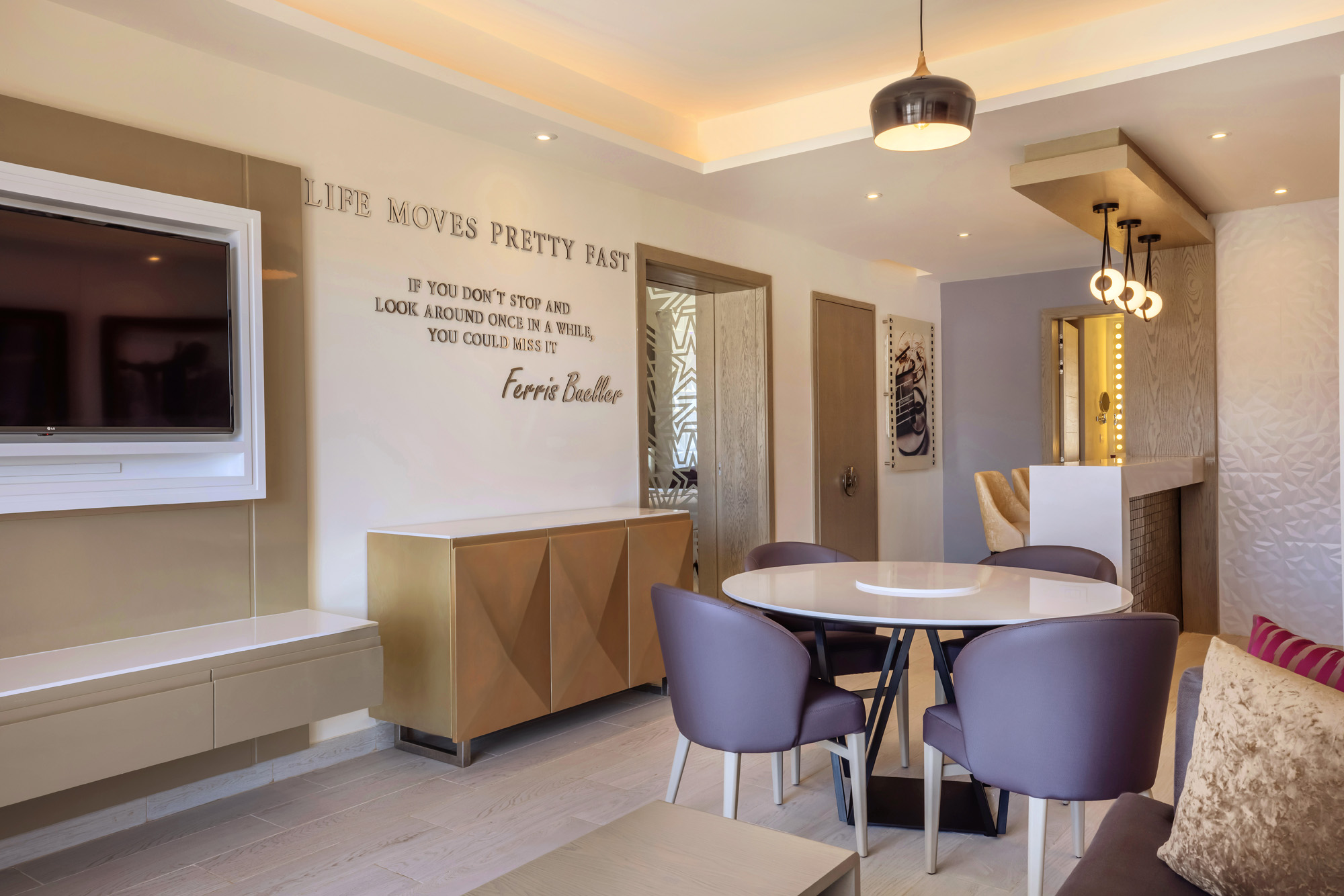 STAR Class Director's Suite One Bedroom Living Area — Planet Hollywood Cancun