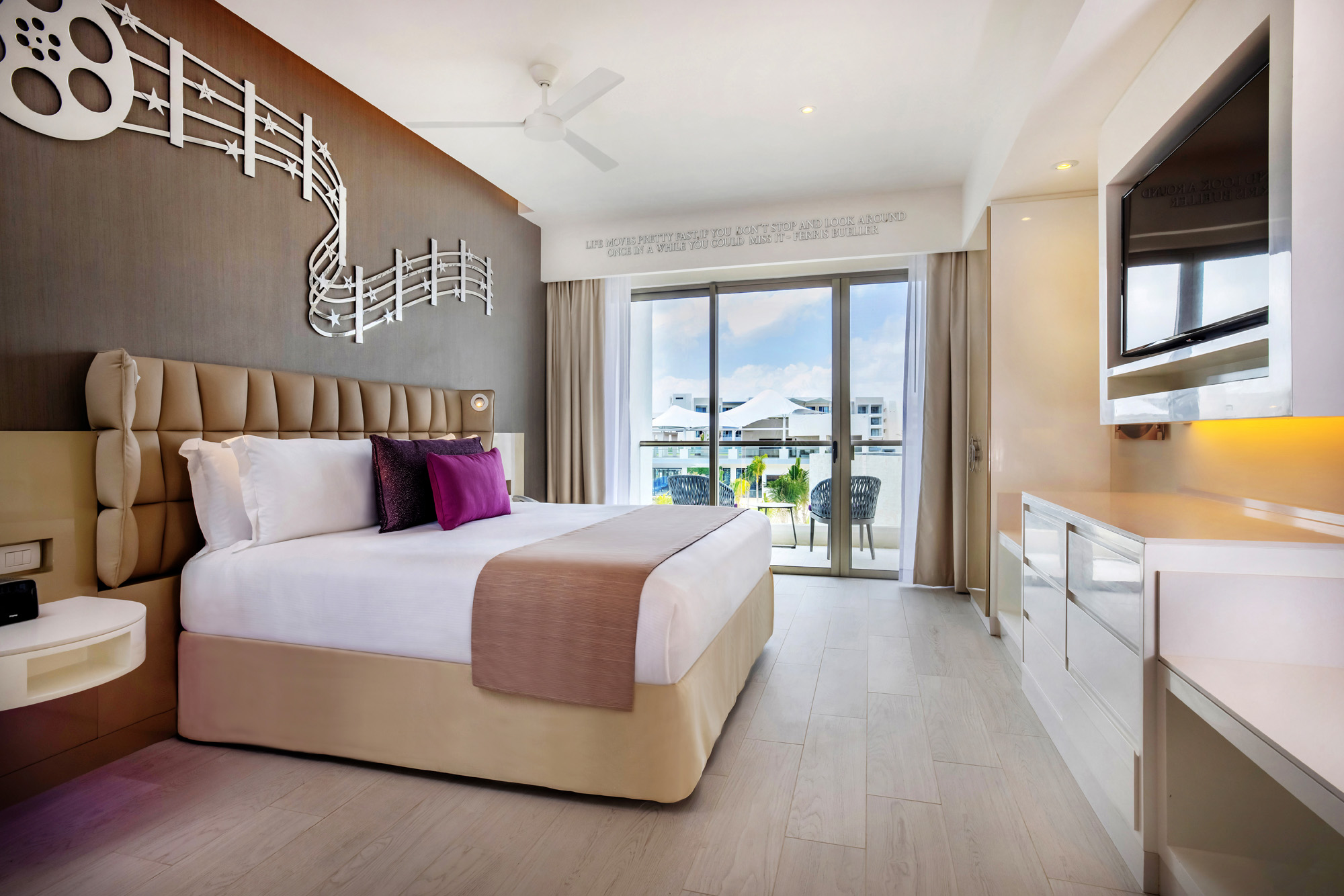 STAR Class Entourage Suite King — Planet Hollywood Cancun