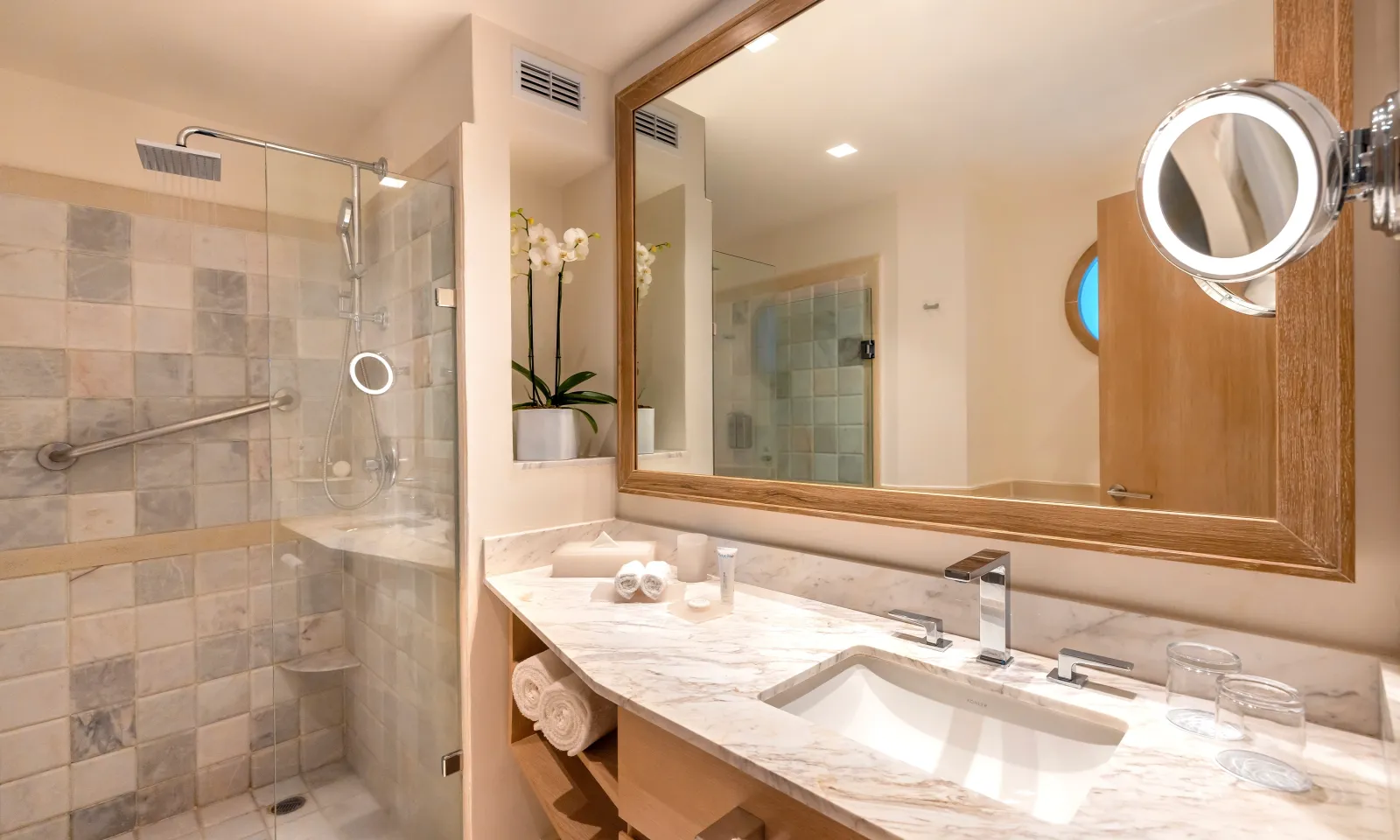 Superior Ocean View Suite bathroom — Palace Cozumel