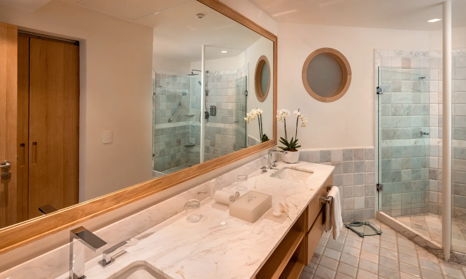 Two-Bedroom Presidential Suite second bathroom — Palace Cozumel