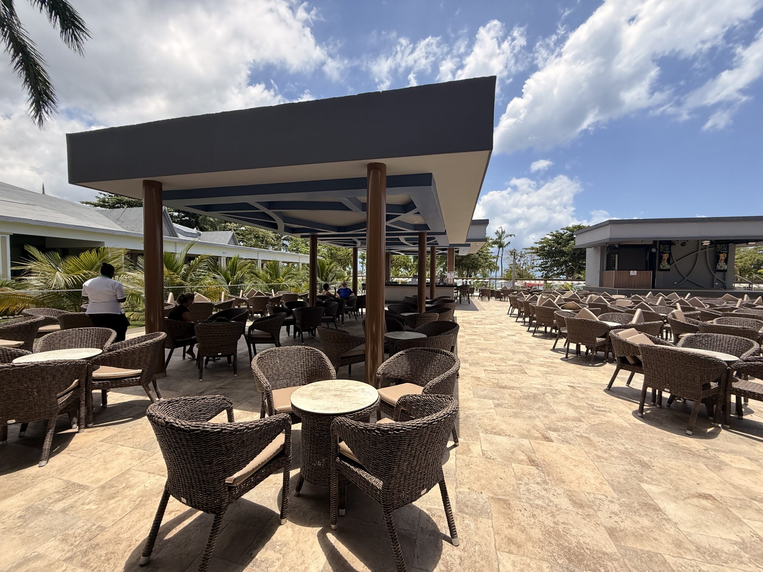 Hotel Riu Negril Plaza Bar Cocktail Hour
