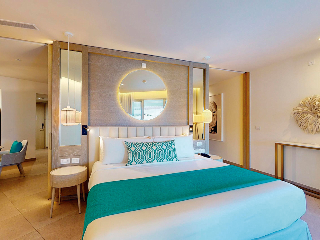 Swim-Out Imperial One Bedroom Master Suite — Princess Grand Jamaica