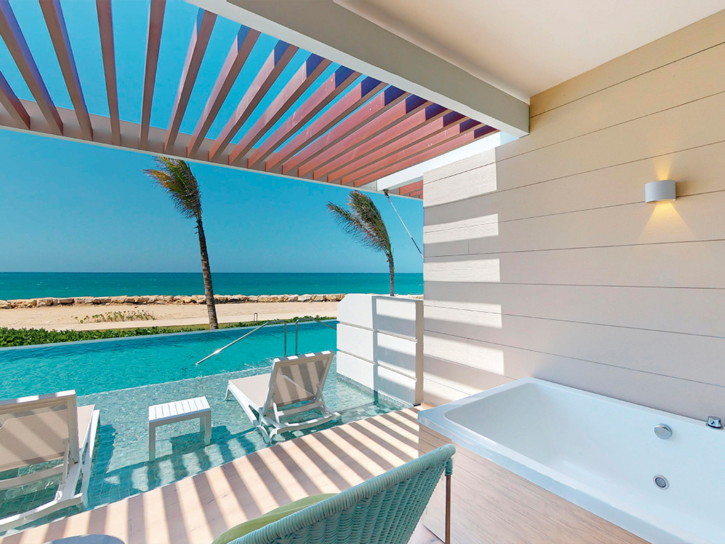 Swim-Out Platinum Junior Suite bathroom — Princess Grand Jamaica