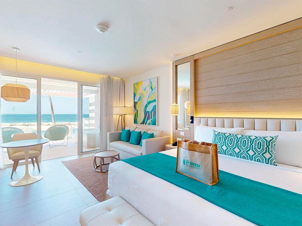 Swim-Out Platinum Junior Suite — Princess Grand Jamaica