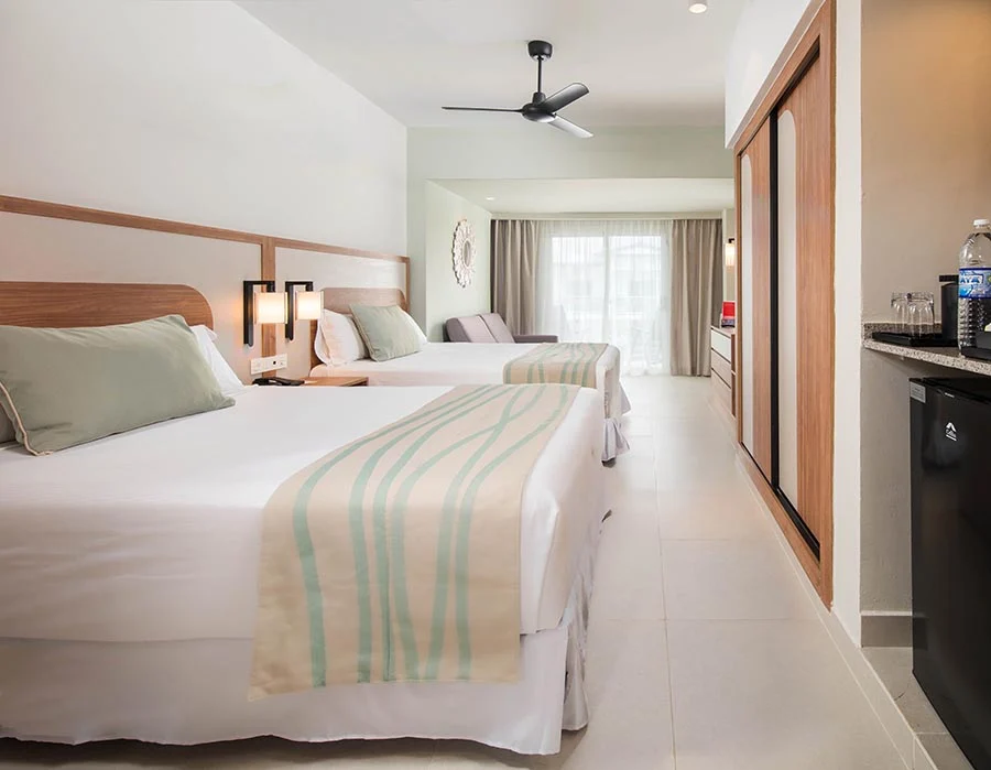 Hotel Riu Negril Connecting Standard Double with Sea View 2 Rooms Beds