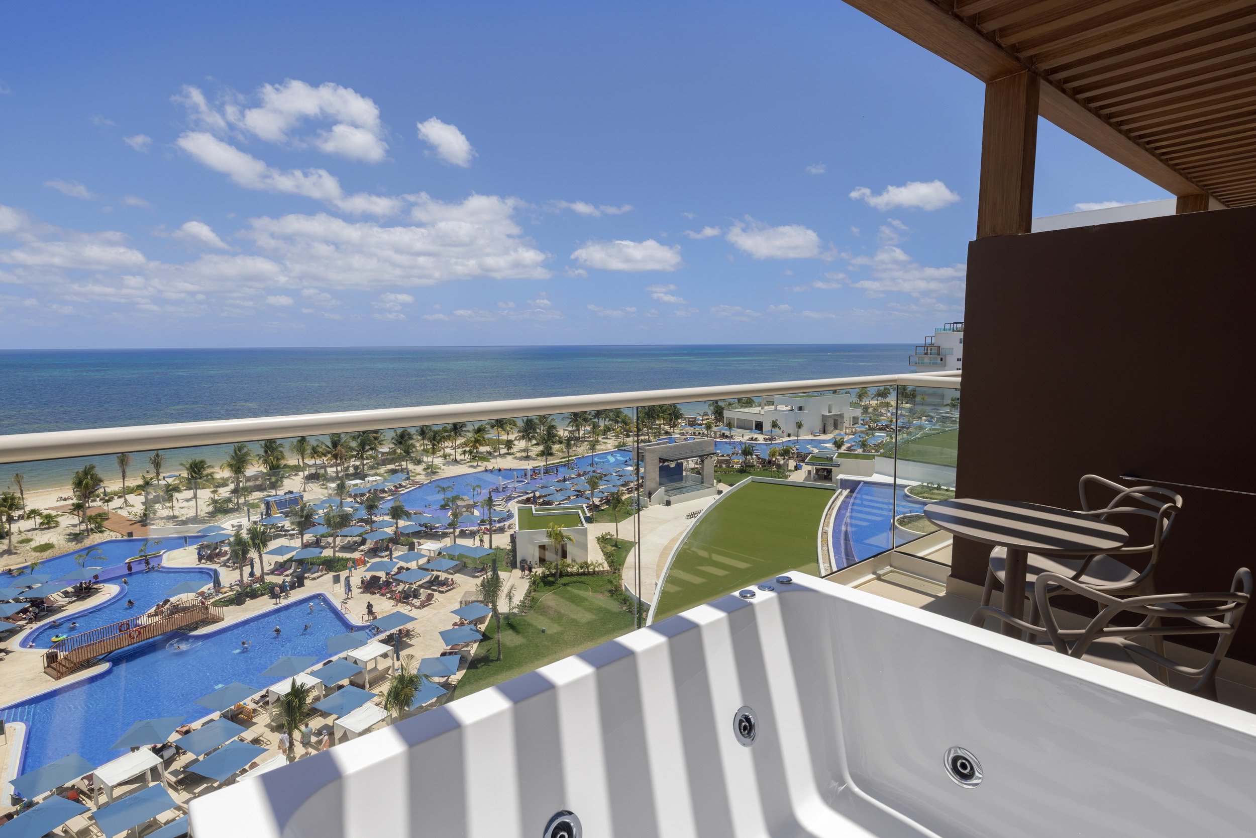 Terrace Jacuzzi ocean front view