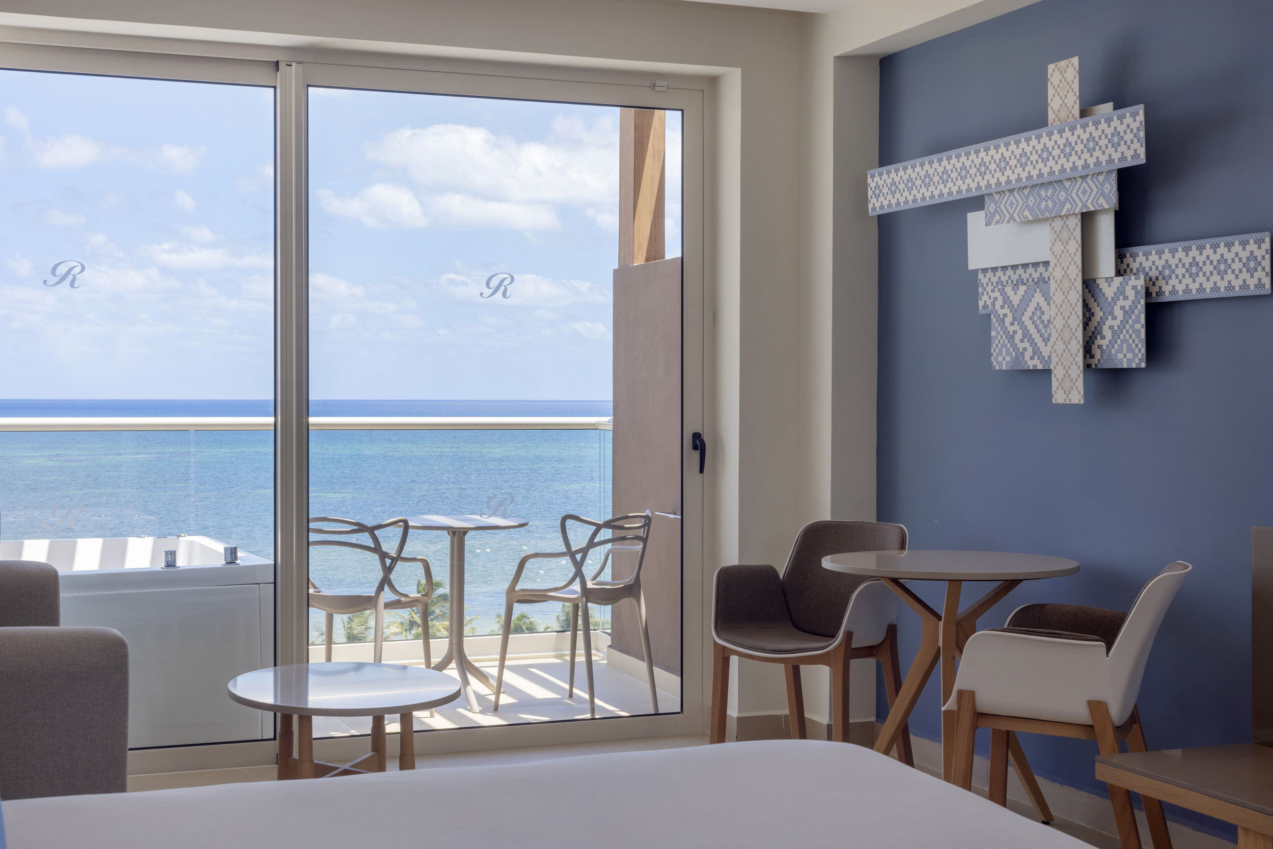 Diamond Club Junior Suite Ocean Front Terrace Jacuzzi