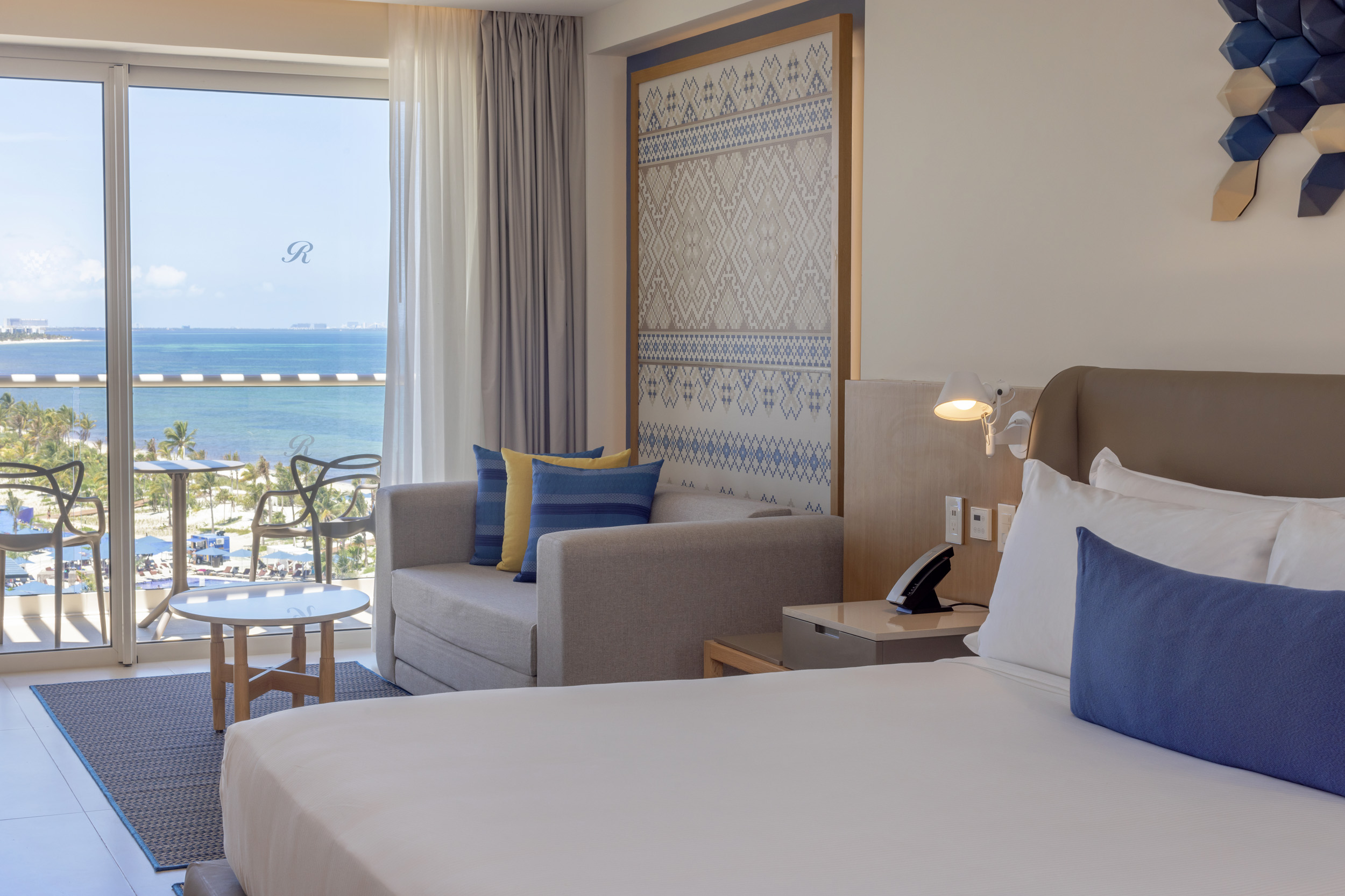 Diamond Club Luxury Junior Suite Royalton Splash
