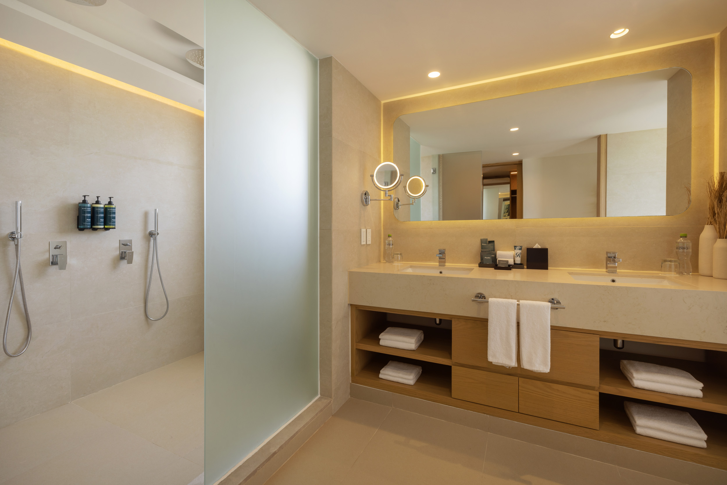 Sky Chairman Suite second bathroom