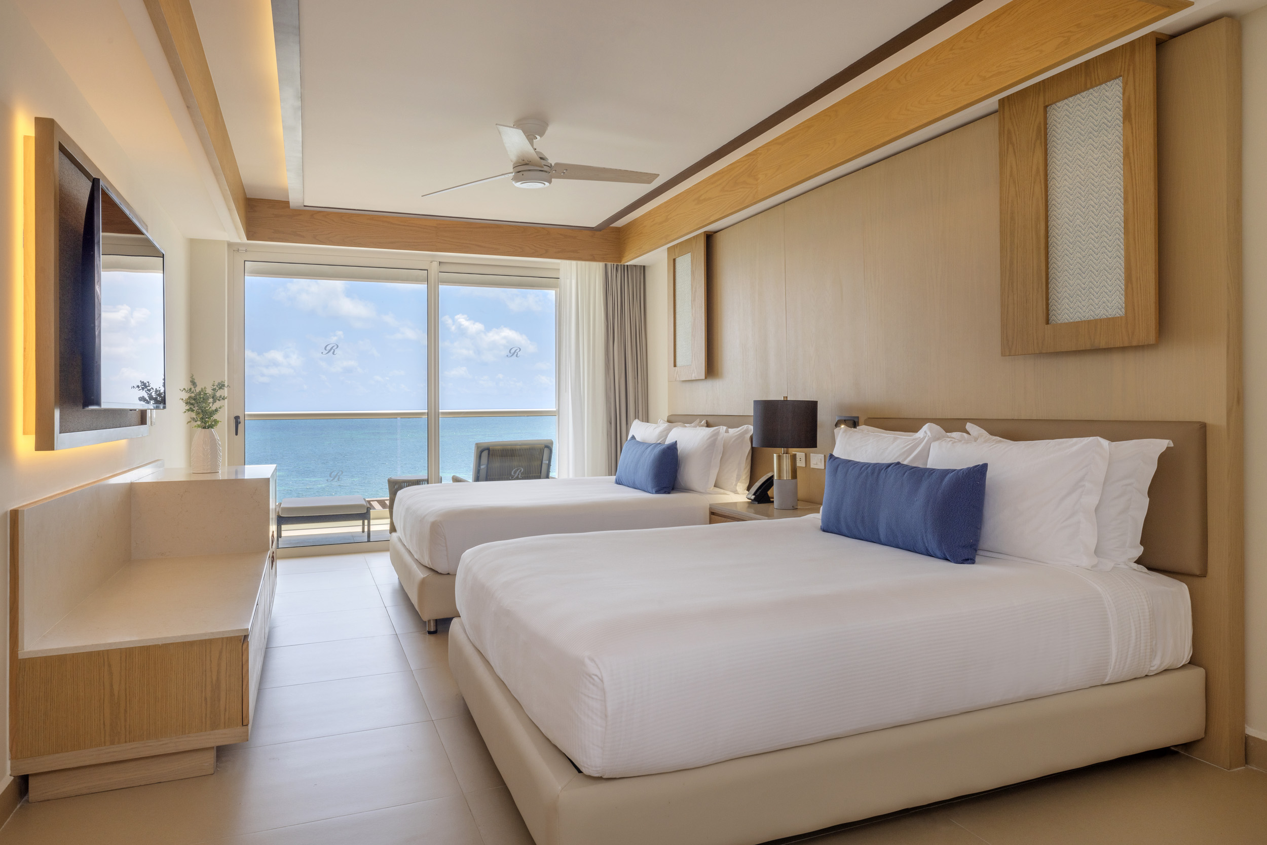 Sky Chairman Suite double beds