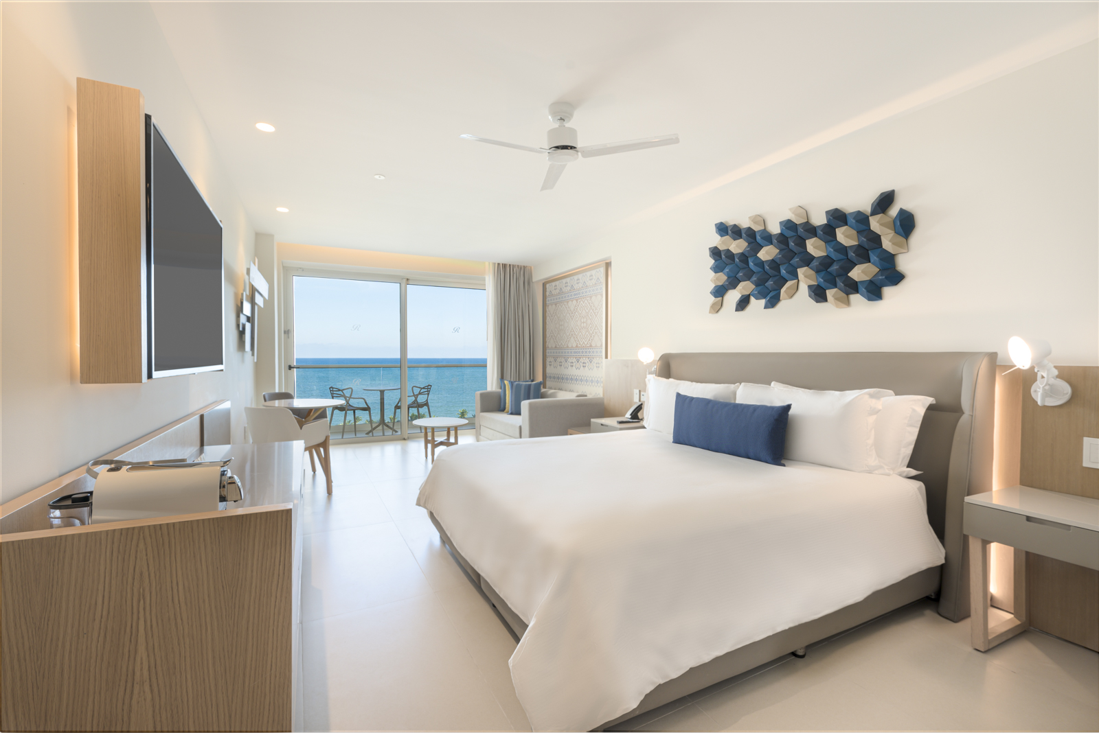 Luxury Junior Suite king bed