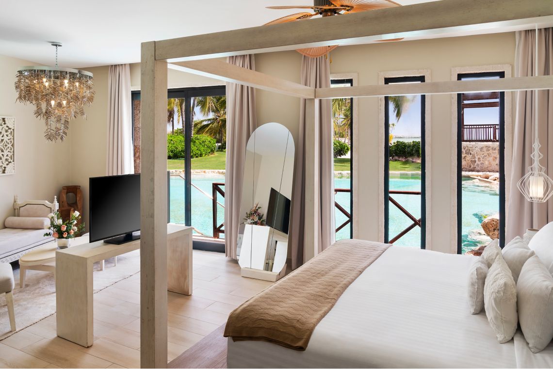 Castle Junior Suite Swim-Out — Sanctuary Cap Cana
