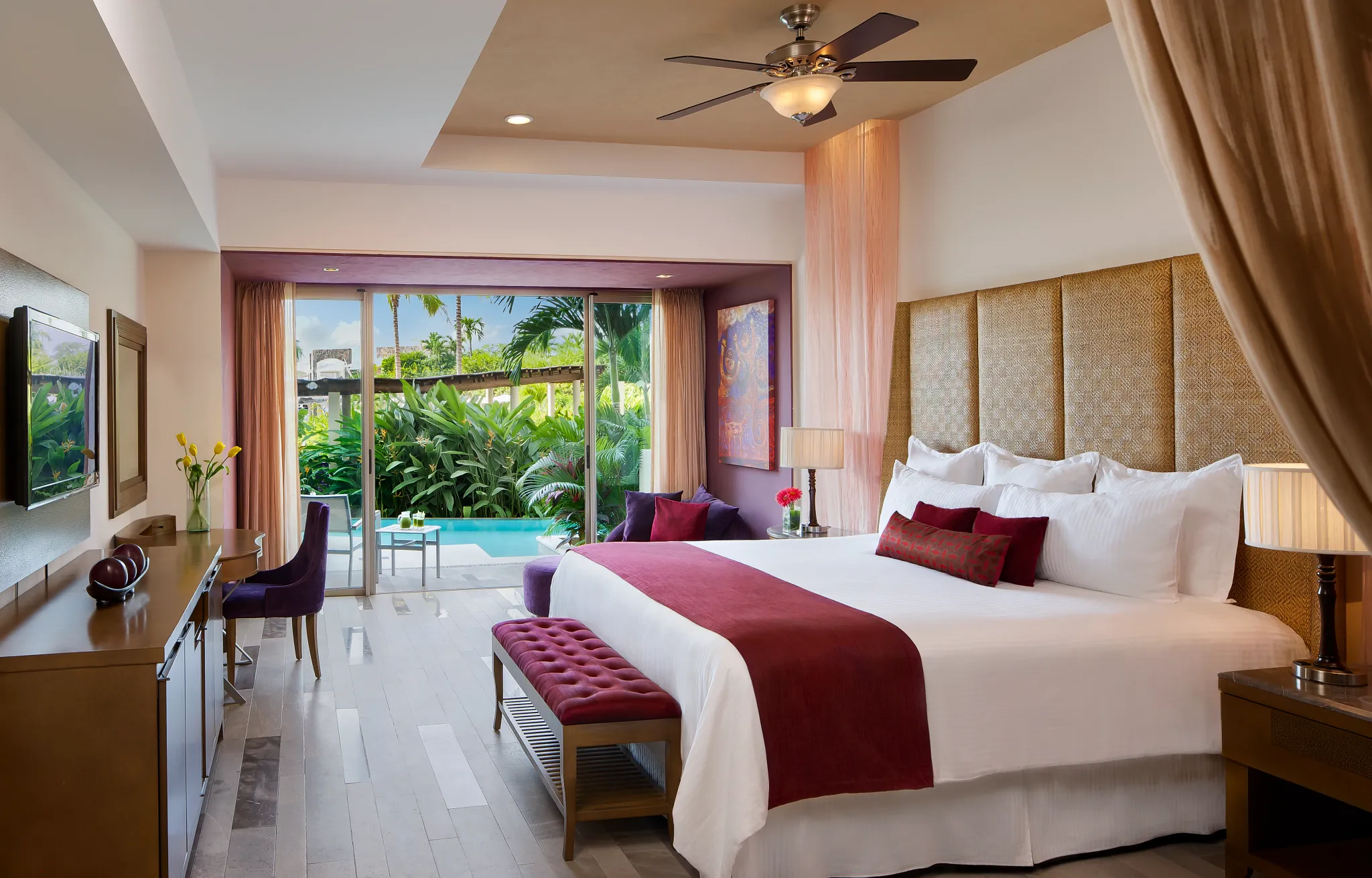 Junior Suite Swim Out king bedroom — Secrets Vallarta Bay