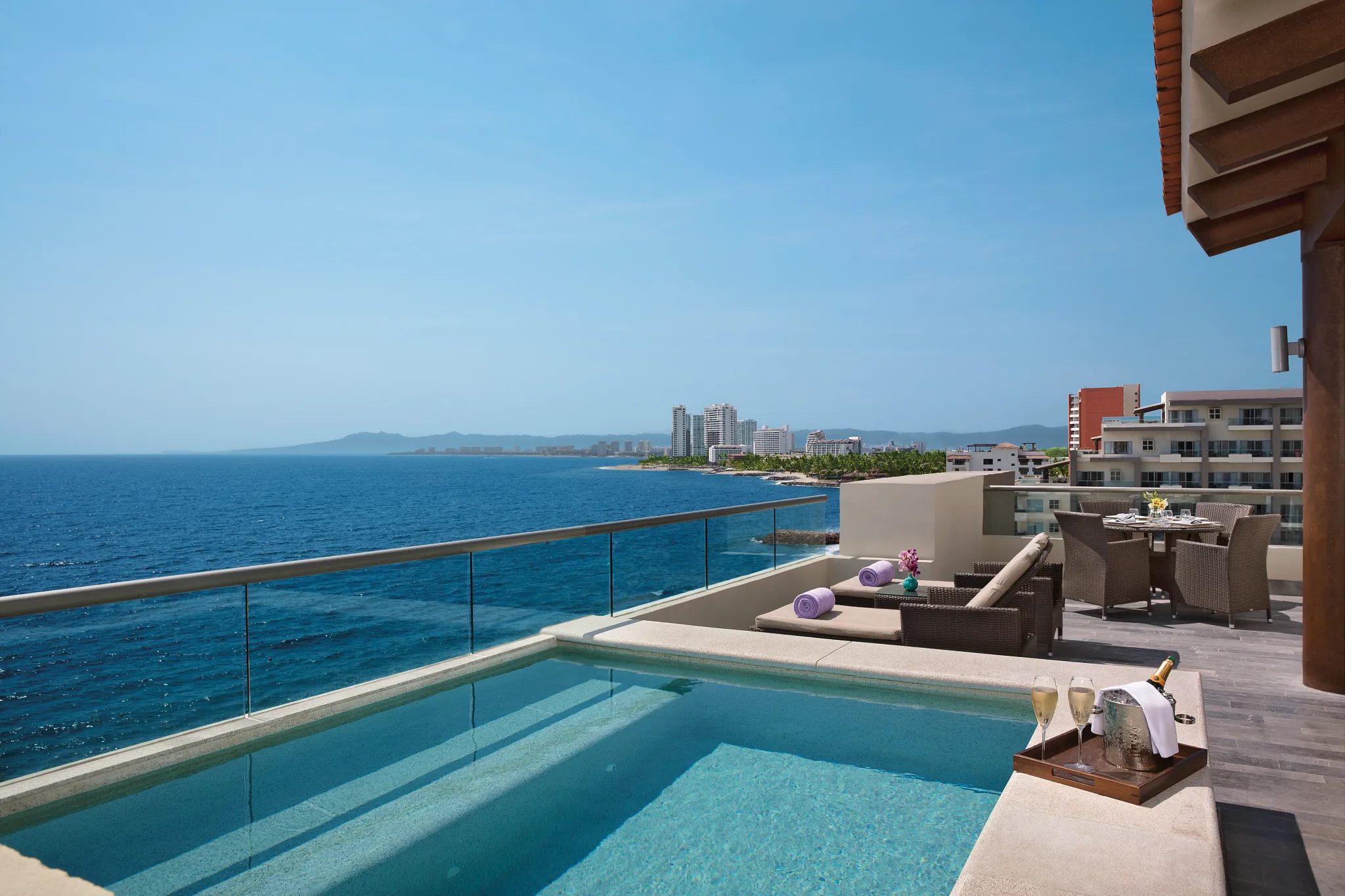 Preferred Club Master Suite Ocean Front Swim Out terrace — Secrets Vallarta Bay