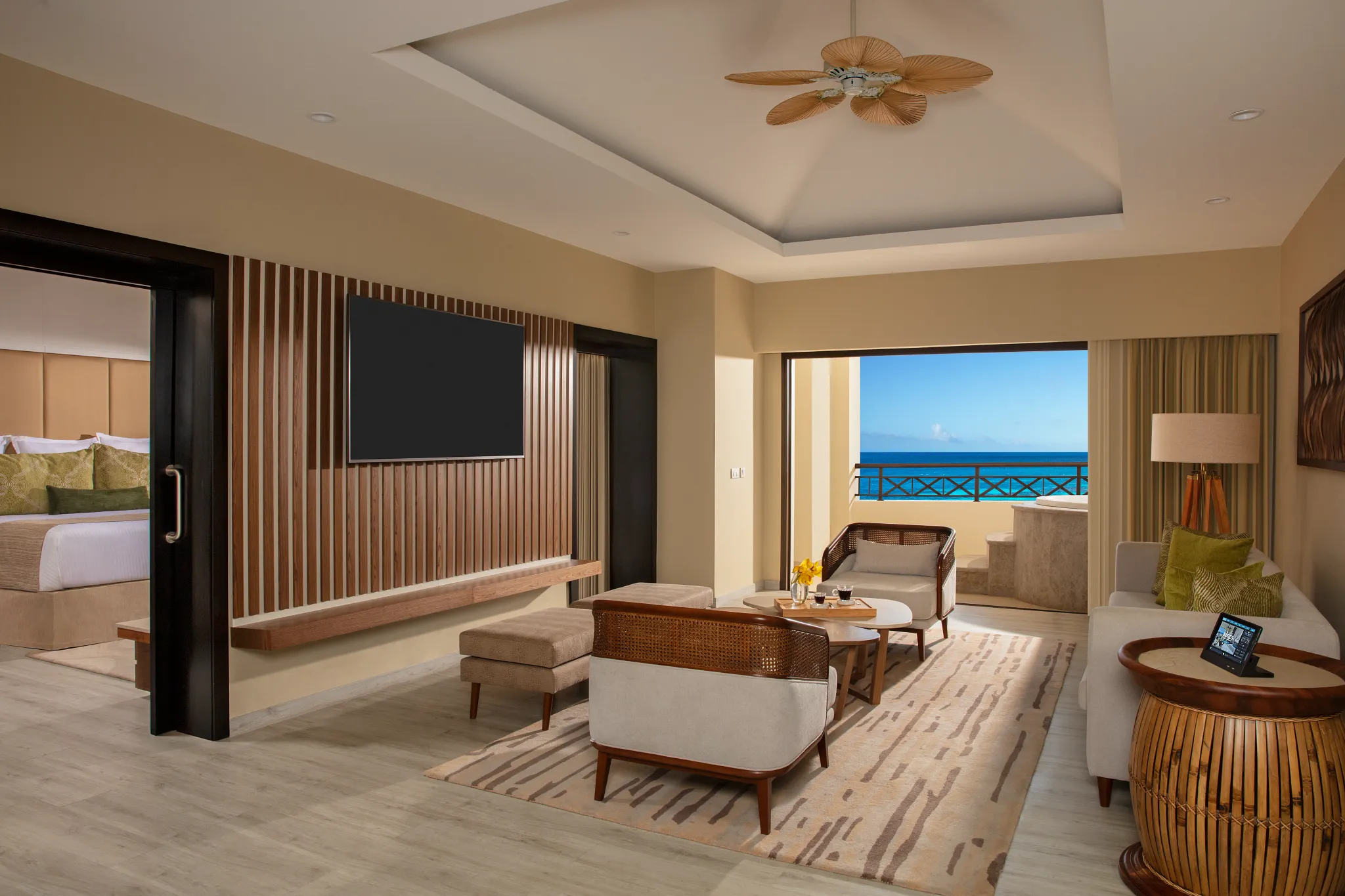 Preferred Club Master Suite Ocean Front Seating Area