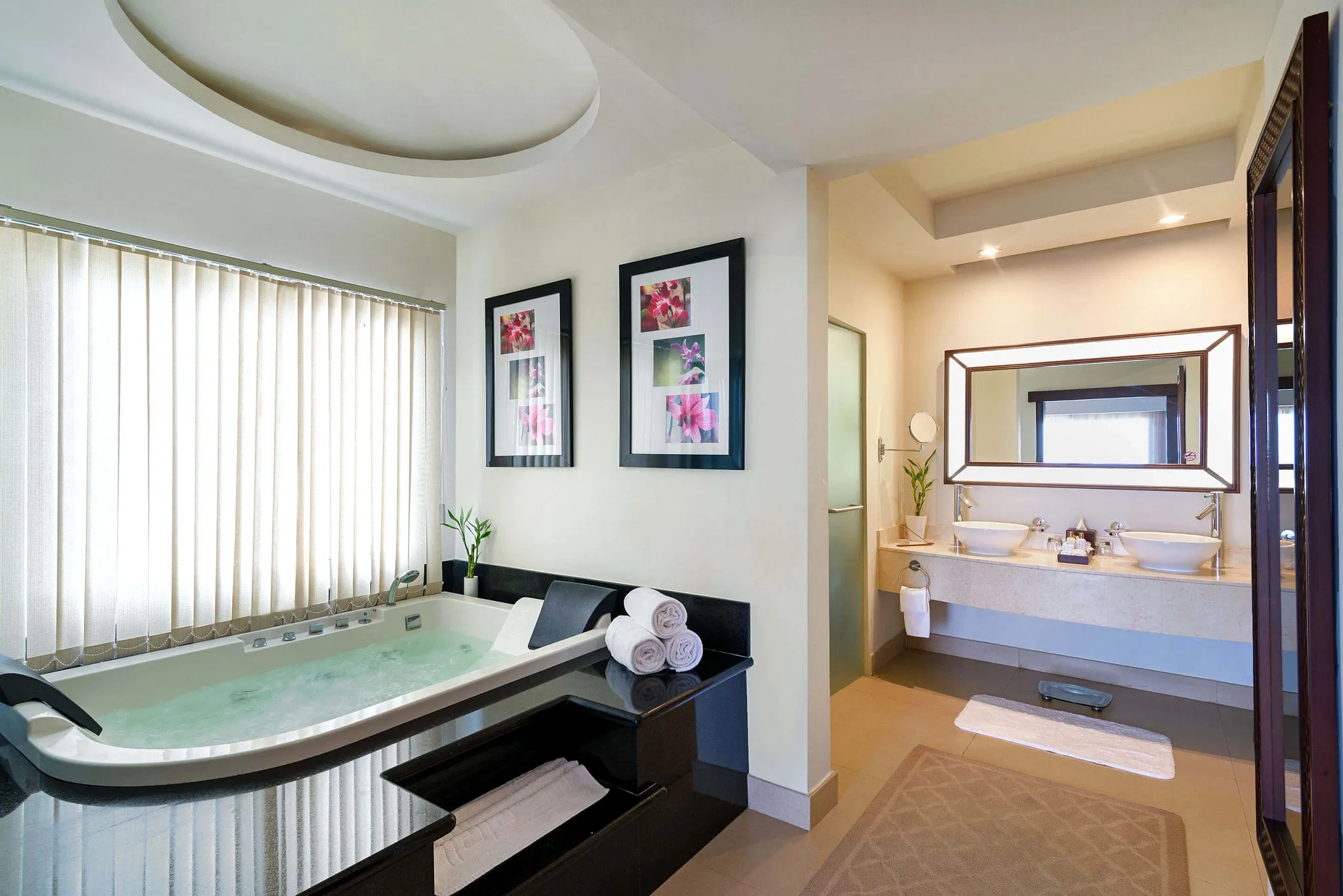 Preferred Club Presidential Suite Bathroom