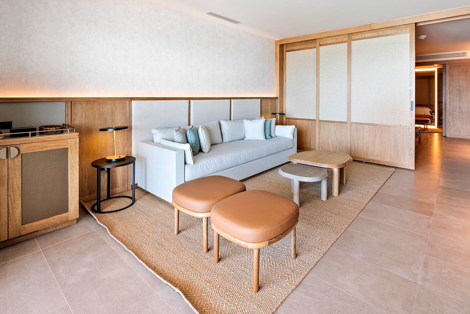 Estancia Suite 1-Bedroom Oceanfront Seating Area — UNICO 20°105°