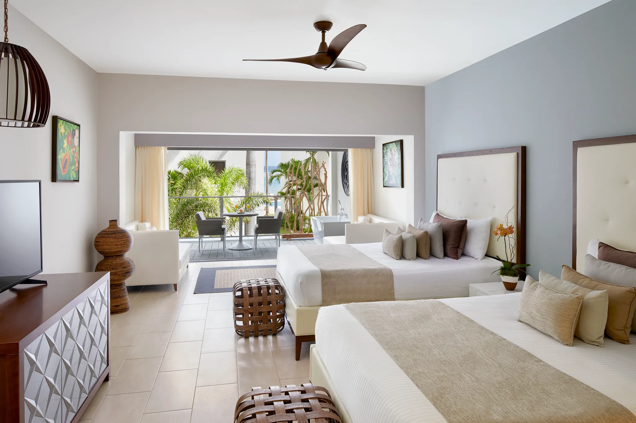 Junior Suite Ocean View with Soaking Tub Double Beds
