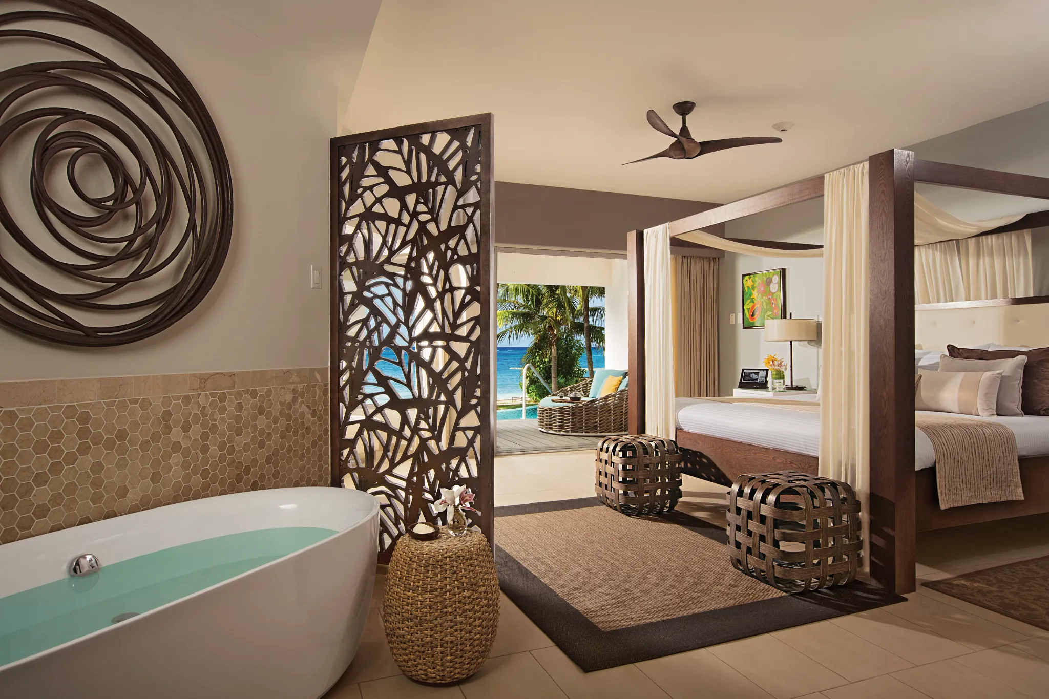 Junior Suite Swim Out Ocean View with Soaking Tub