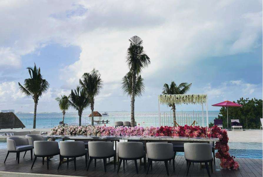Bridge Energy intimate reception — Breathless Cancun Soul