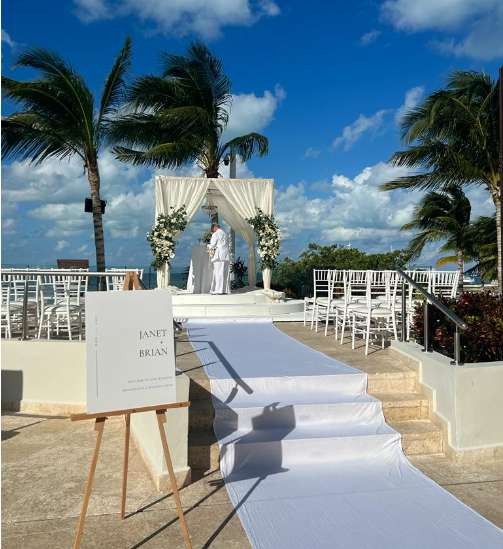 Hot Top Pool ceremony setup — Breathless Cancun Soul