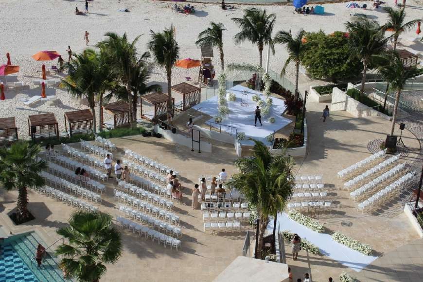 Hot Top Pool ceremony detail — Breathless Cancun Soul