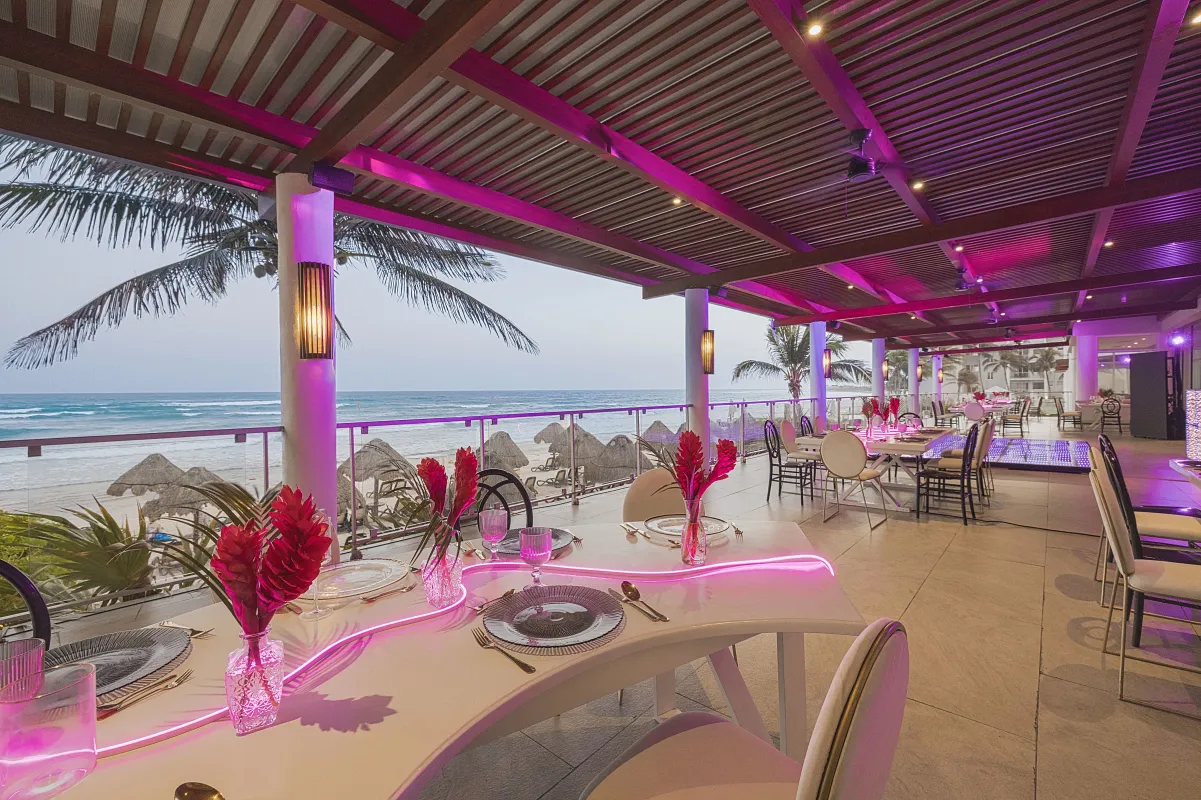Castaways Restaurant — Dreams Jade Resort & Spa