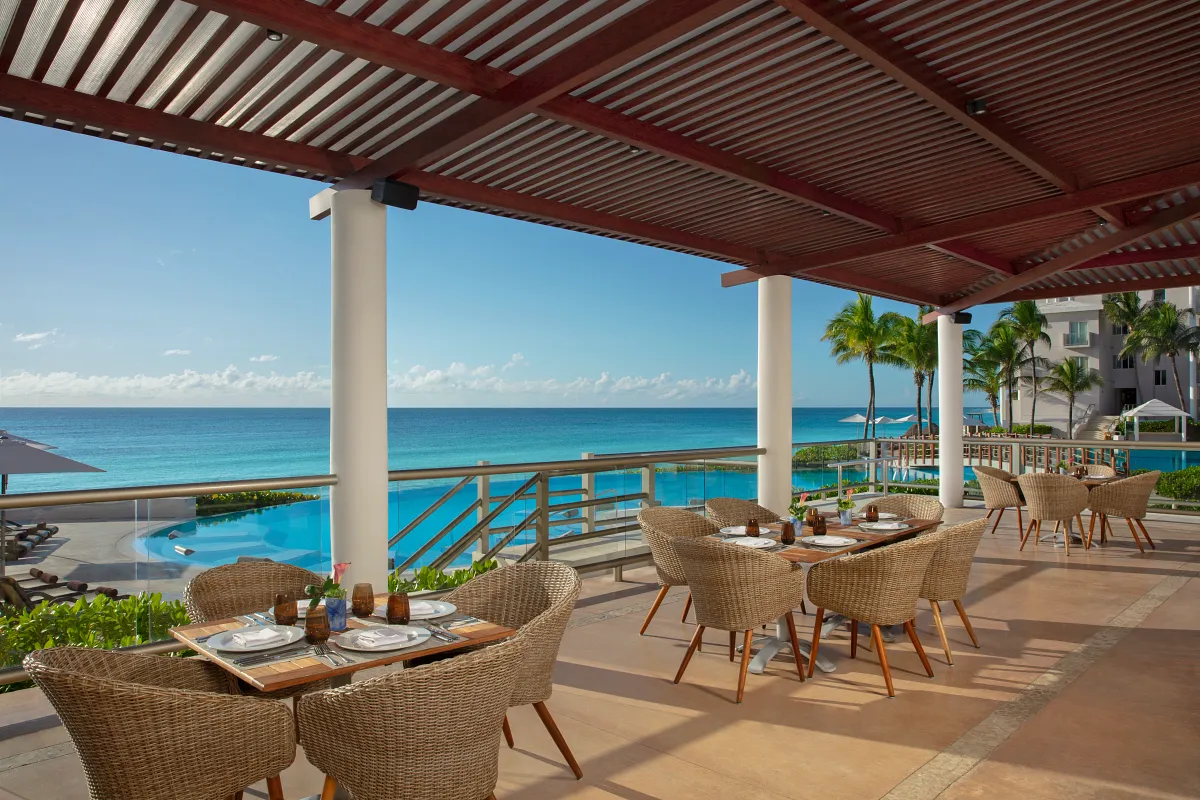 Castaways Restaurant — Dreams Jade Resort & Spa