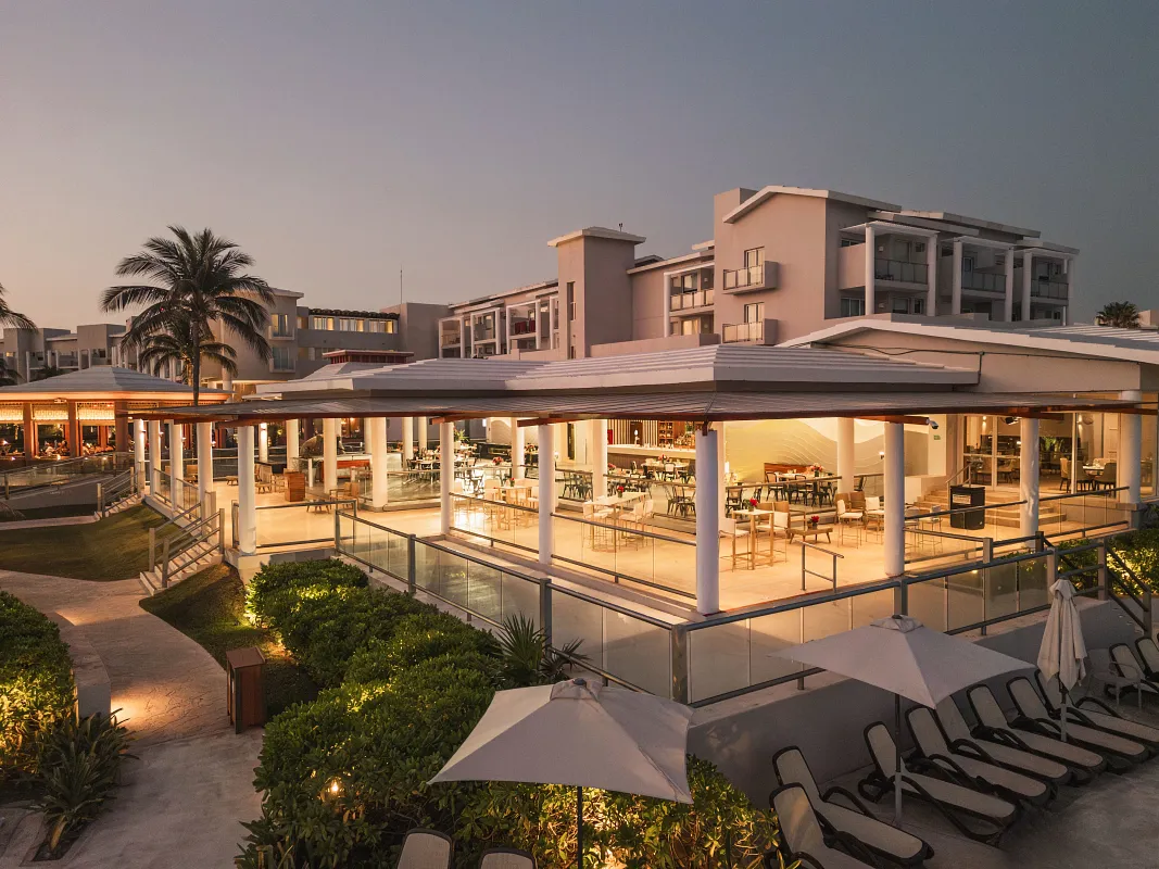Castaways Restaurant — Dreams Jade Resort & Spa