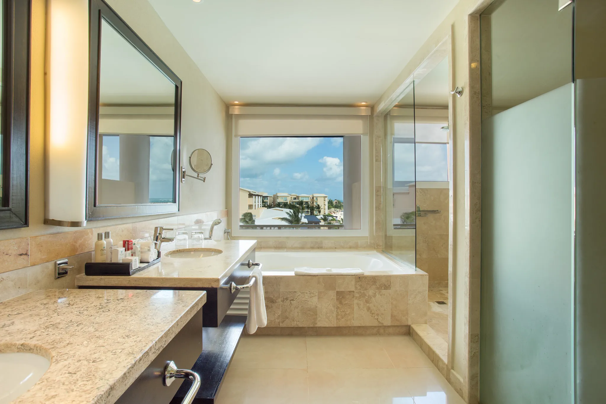 Junior Suite Ocean View Bathroom — Dreams Jade Resort & Spa