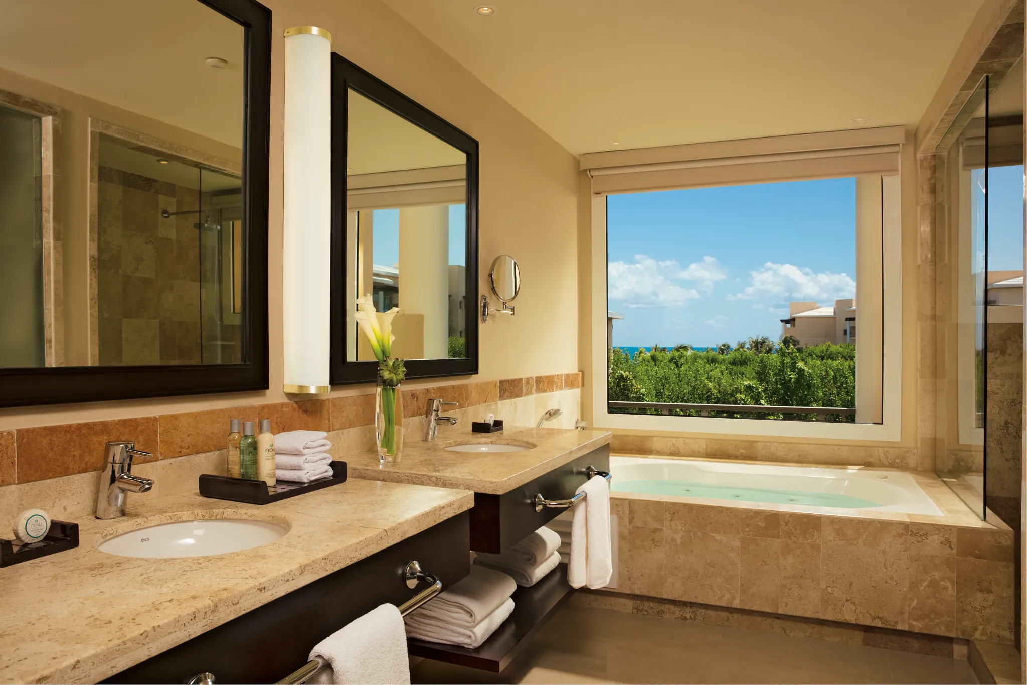 Junior Suite Tropical View Bathroom — Dreams Jade Resort & Spa