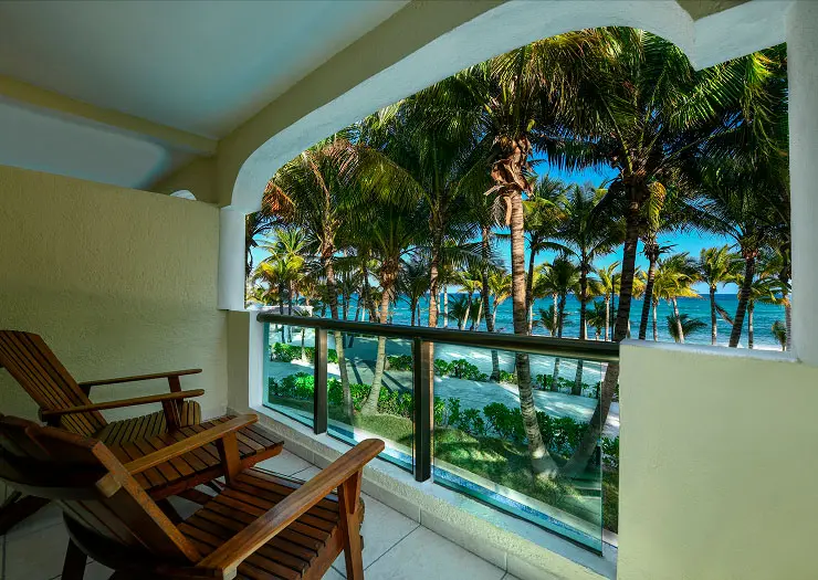 Beachfront Jr Suite Terrace — El Dorado Royale
