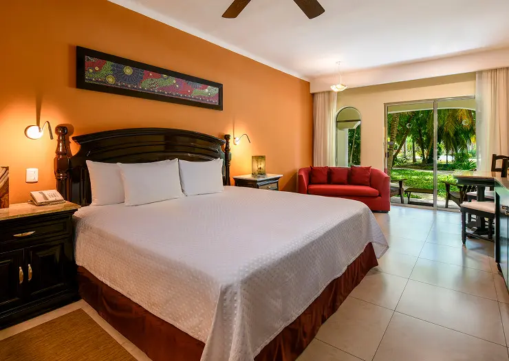 Luxury Jr Suite — El Dorado Royale