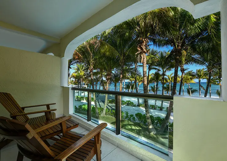 Royal Retreat Beachfront Suite — El Dorado Royale