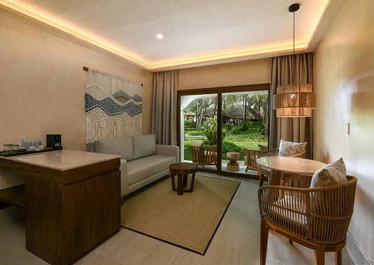 Royal Retreat Deluxe Garden Suite Seating Area — El Dorado Royale