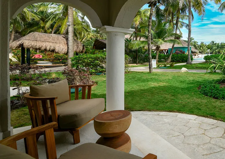 Royal Retreat Deluxe Garden Suite Terrace — El Dorado Royale