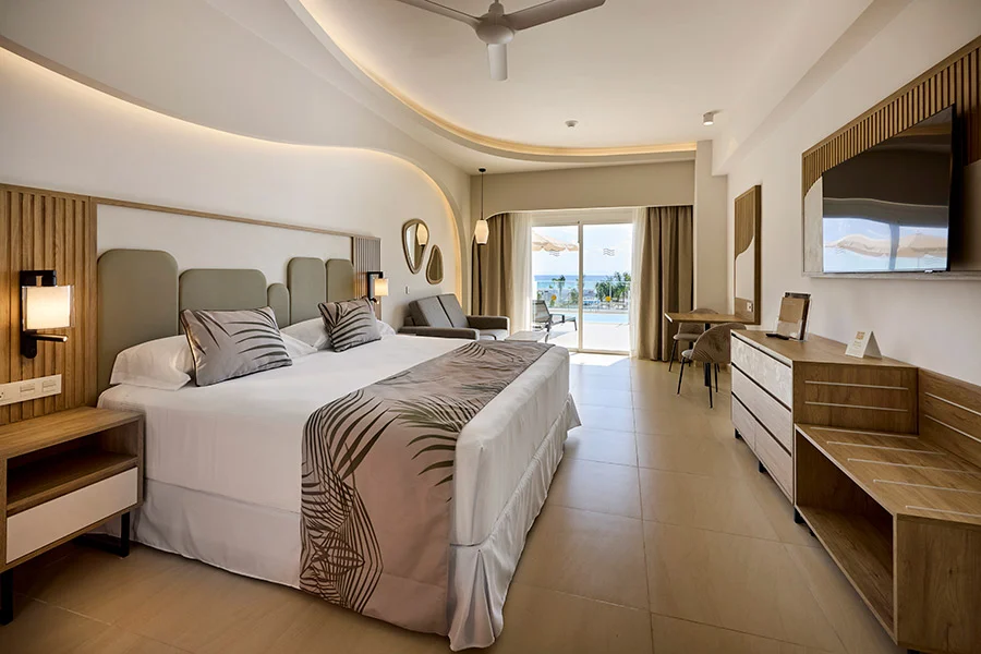Swim-Up Junior Suite Ocean View — Hotel RIU Palace Aquarelle