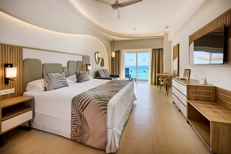 Junior Suite Frontal Ocean View — Hotel RIU Palace Aquarelle