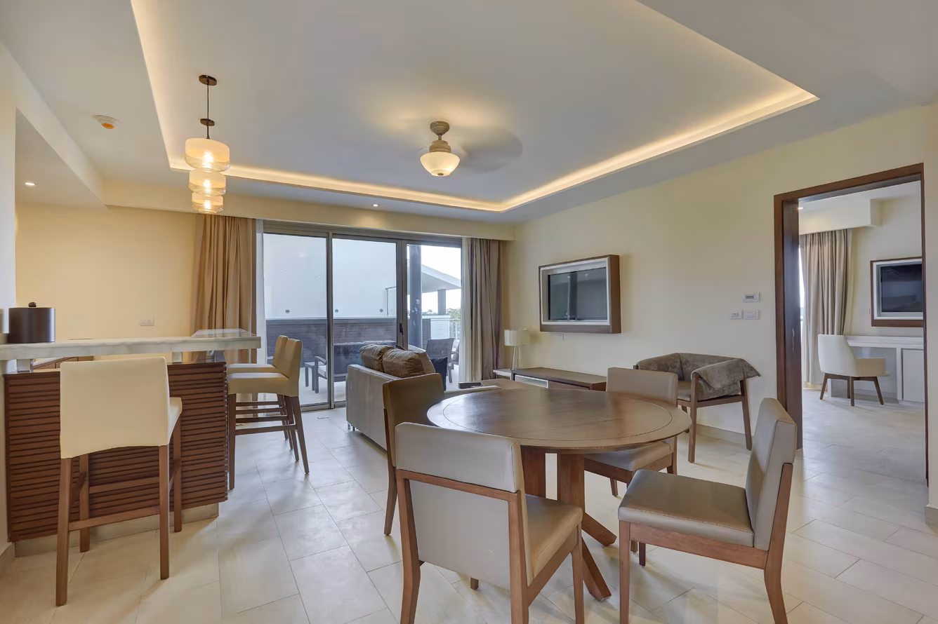 Diamond Club Luxury Jacuzzi Penthouse Suite Living Area Hideaway Royalton Negril