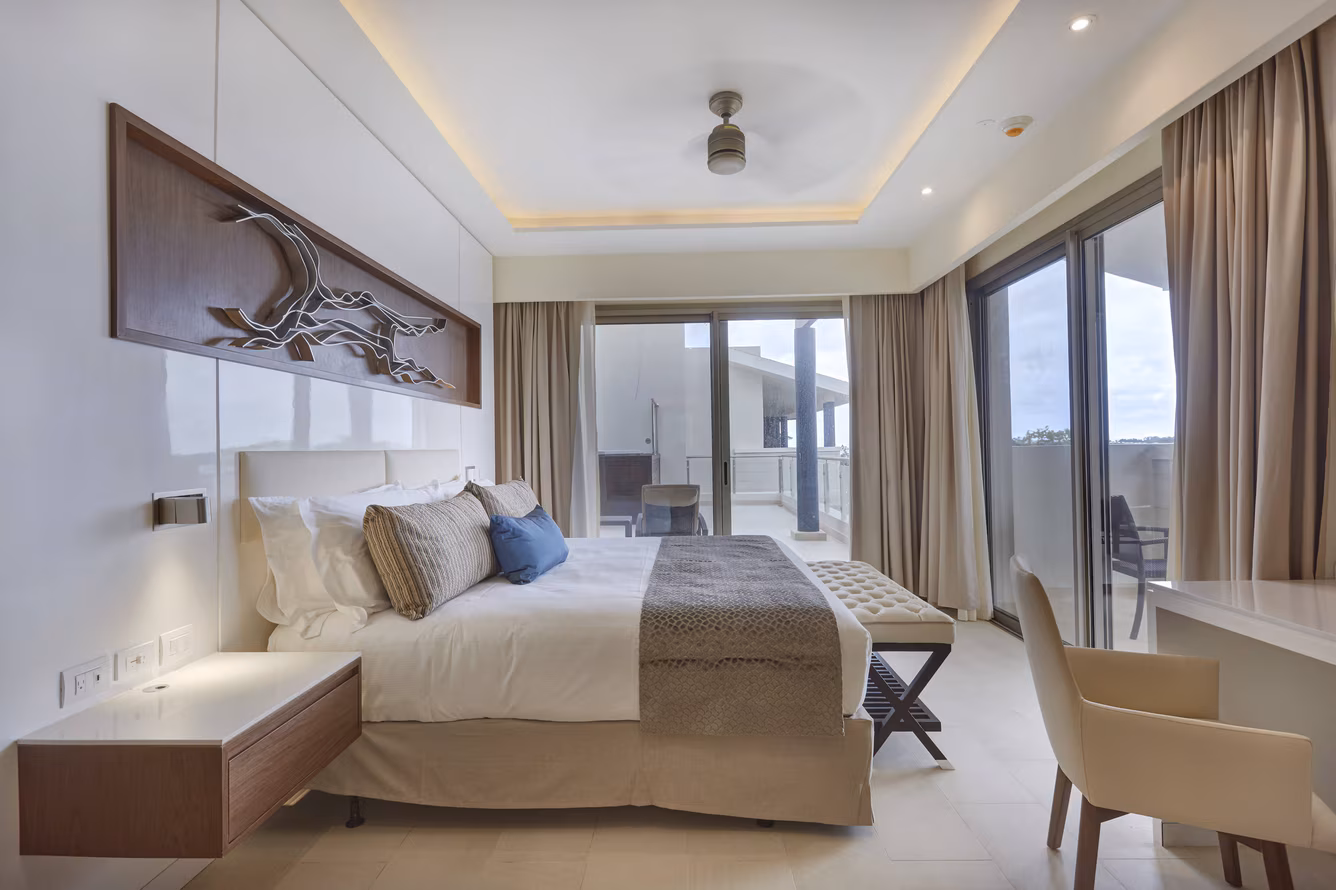 Diamond Club Luxury Jacuzzi Penthouse Suite — Hideaway at Royalton Negril