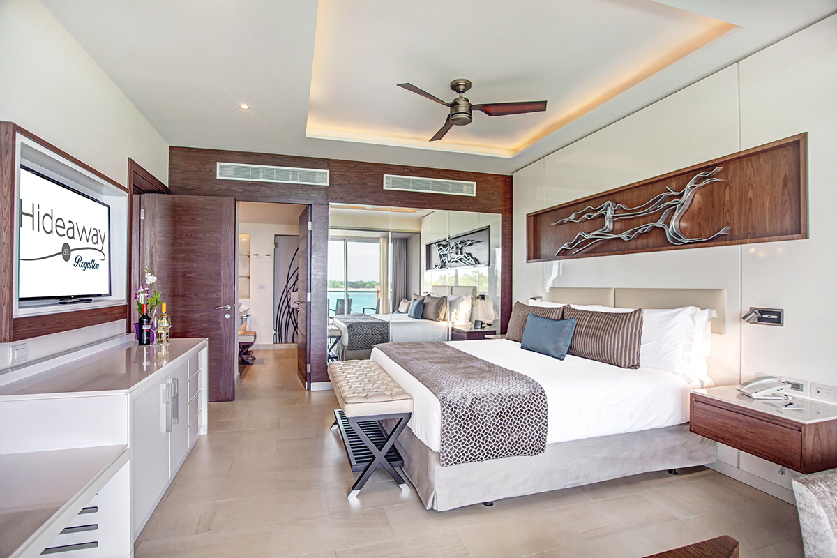 Luxury Presidential One Bedroom Ocean View — Hideaway at Royalton Negril