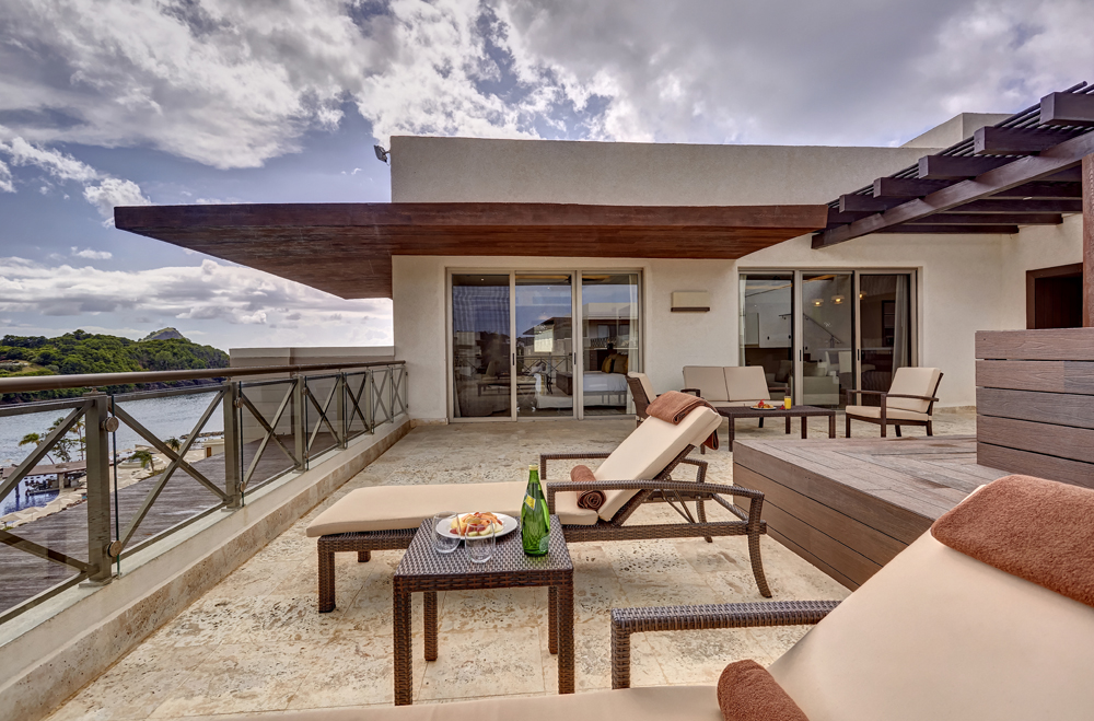 Diamond Club Luxury Penthouse terrace jacuzzi