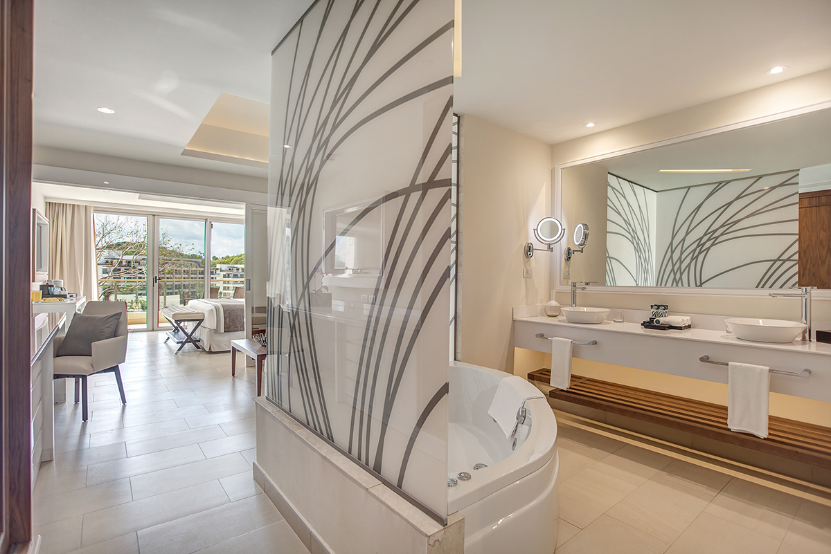 Luxury Family Suite Bathroom